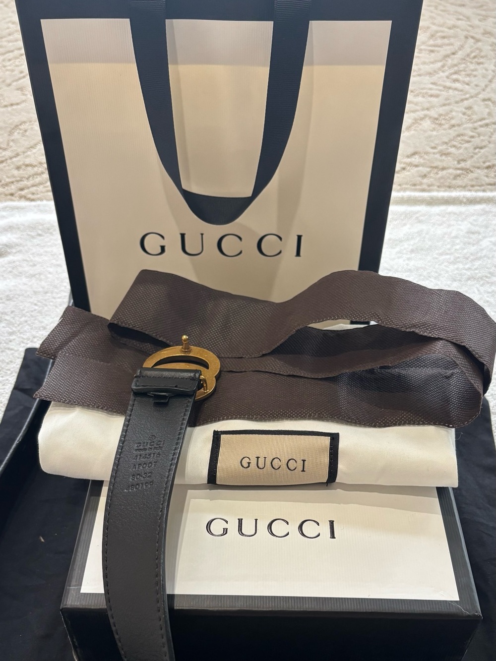 Gucci Leather Belt with Gold Double G Buckle - Picture 2 of 3